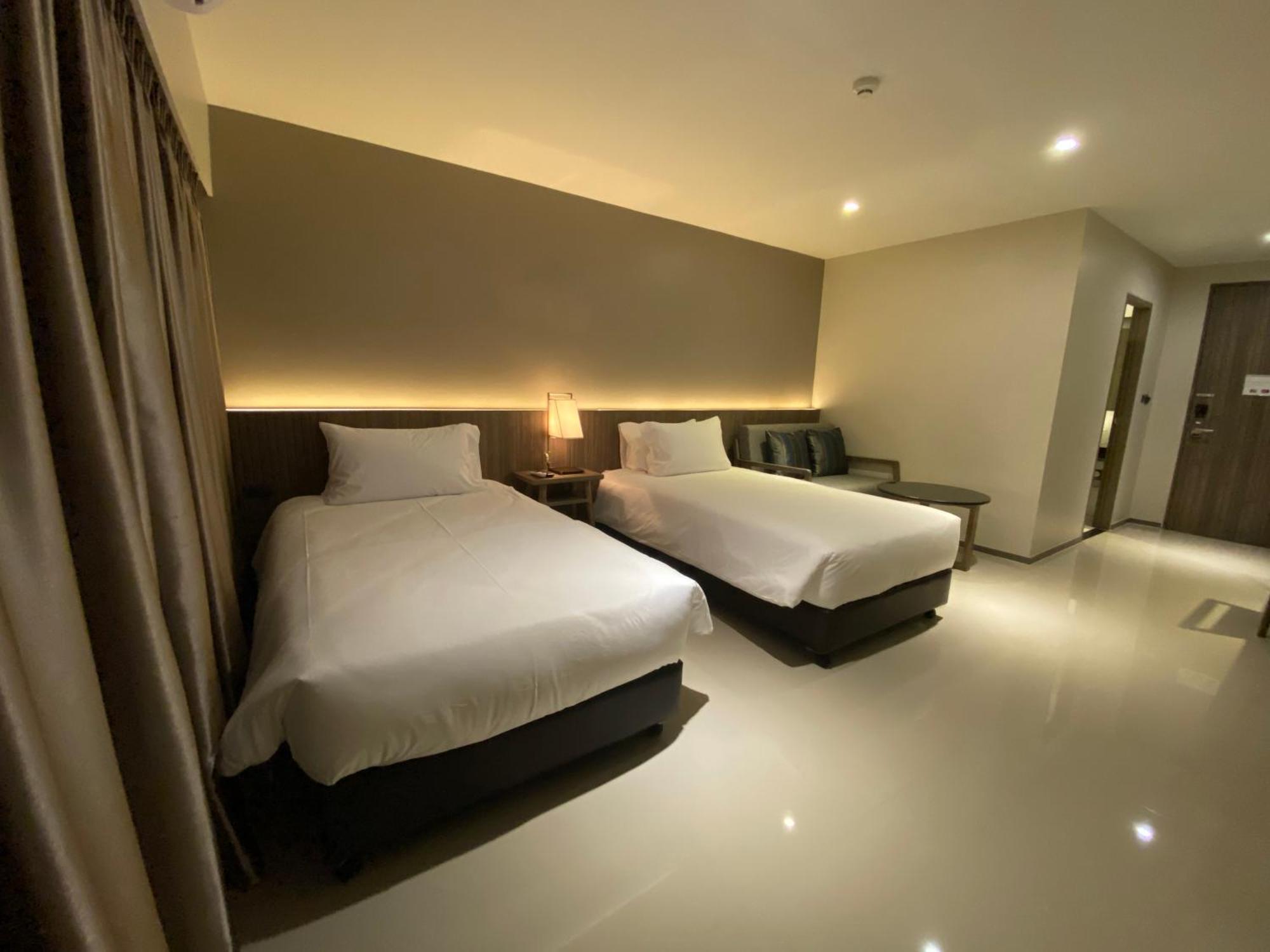 The Madera Lodge Pattaya Pantai Jomtien Luaran gambar